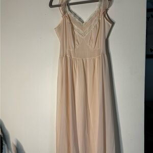 Vintage Cream Lace Trim night gown